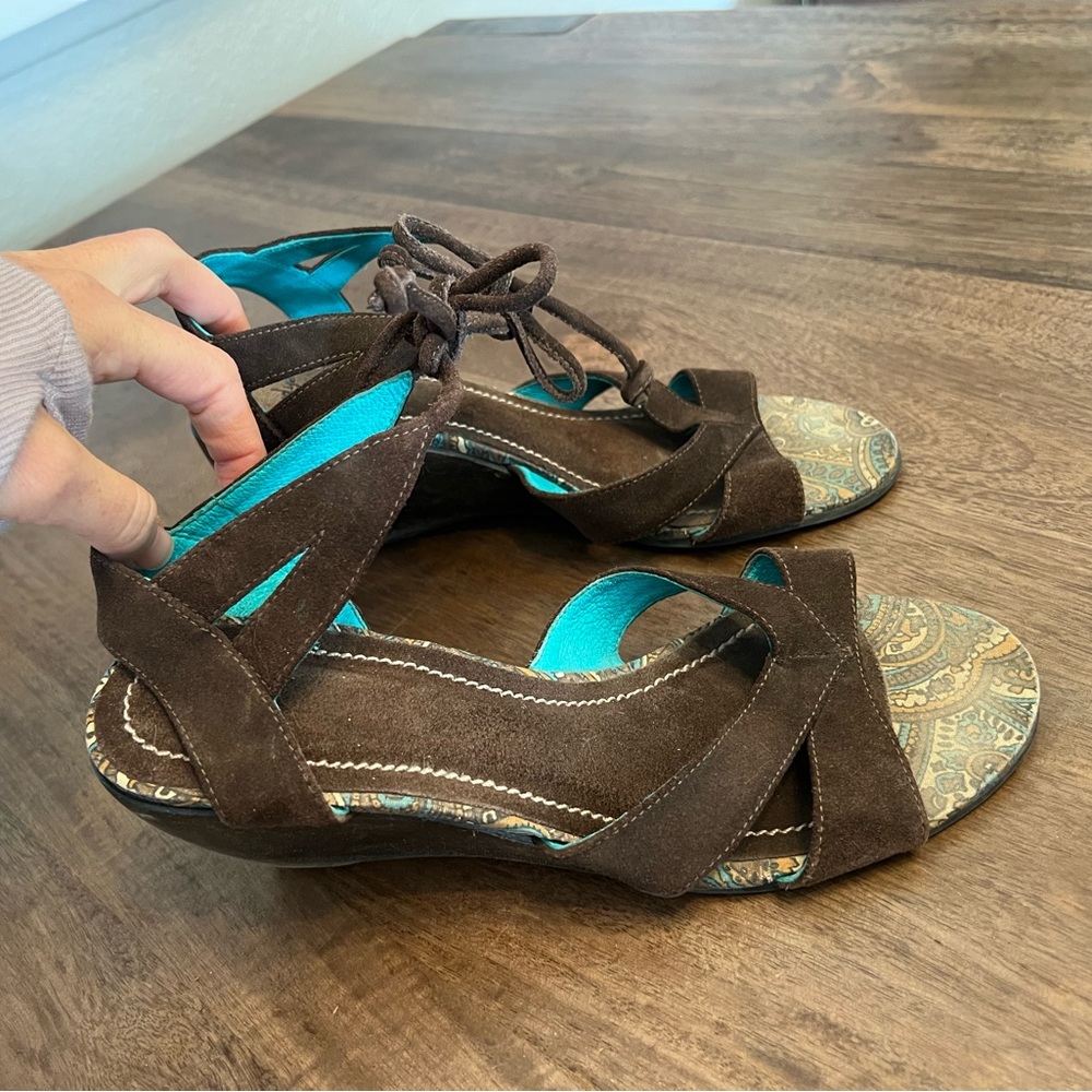 Edye Brown Women’s Size 9 Wedge Heels